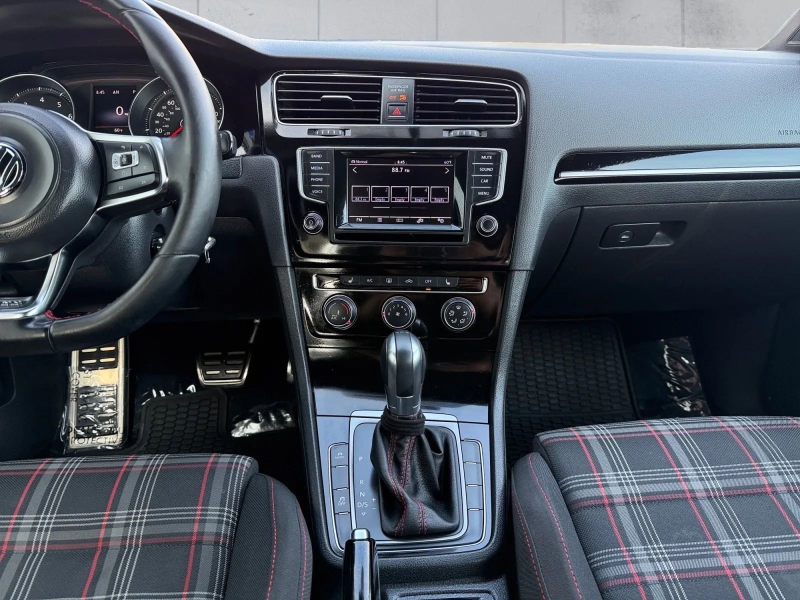Used 2015 Volkswagen GTI S FWD image 13