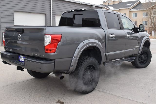 Used 2021 Nissan Titan SV w/ SV Convenience Package image 5