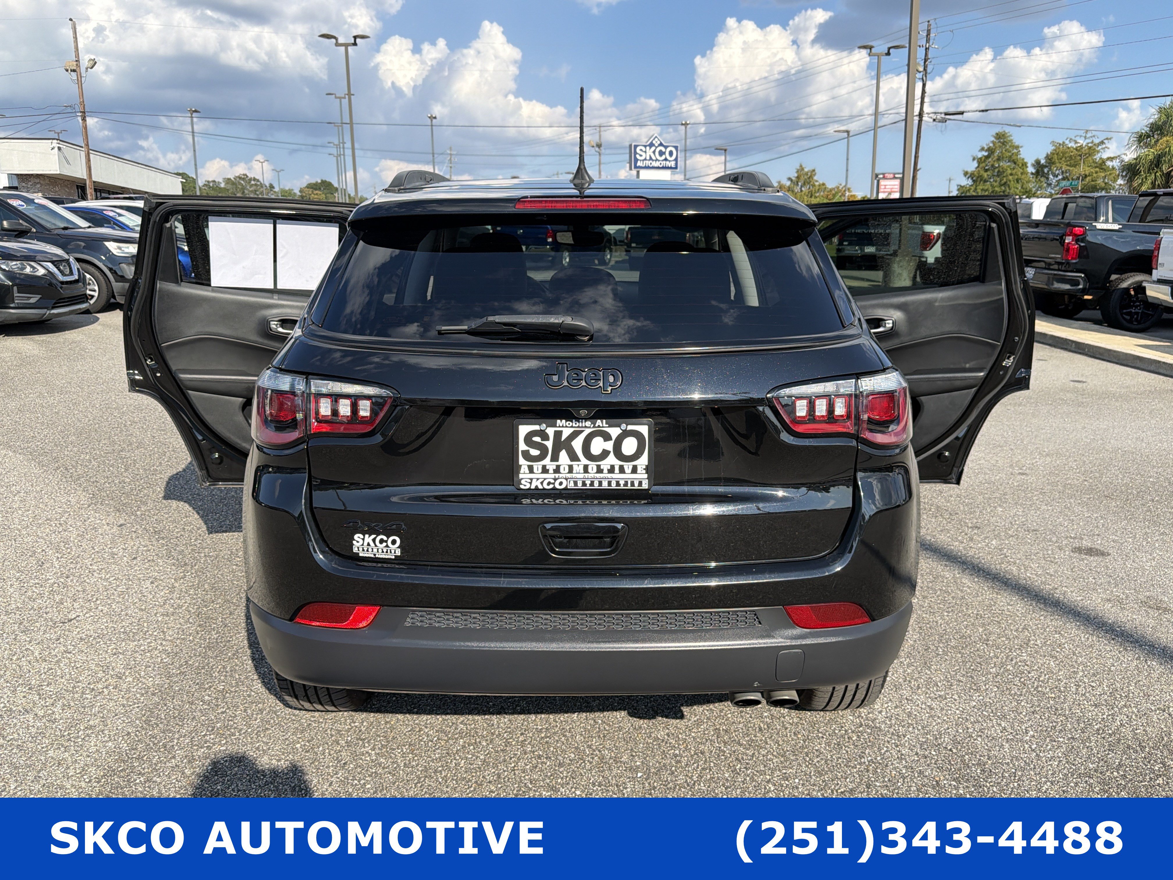 Used 2021 Jeep Compass Latitude w/ Sun and Sound Group AWD/4WD image 32