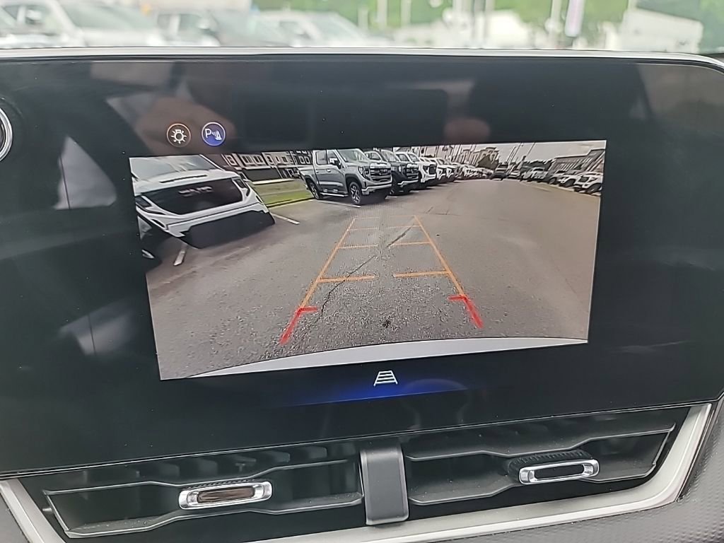 Used 2025 Chevrolet Equinox LT FWD image 12