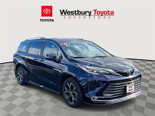 Used 2025 Toyota Sienna Platinum