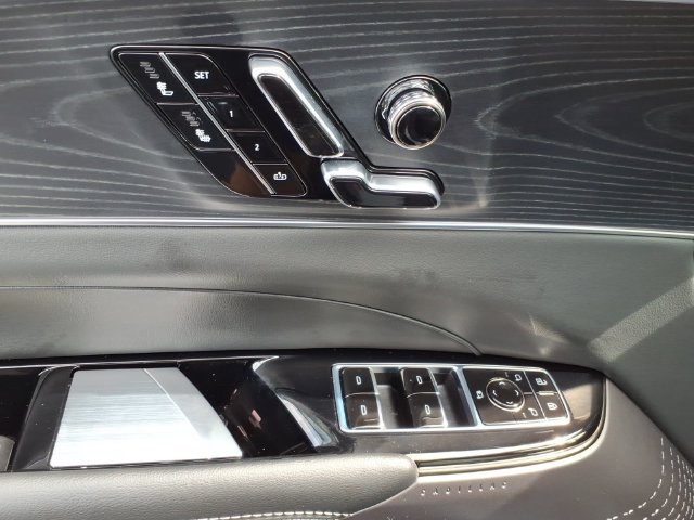 Used 2026 Cadillac Lyriq Luxury AWD/4WD image 26
