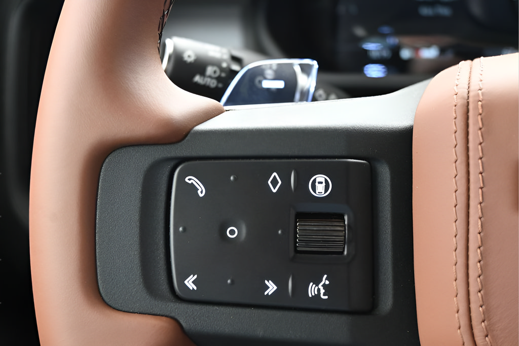 New 2026 Land Rover Defender 110 AWD/4WD image 19