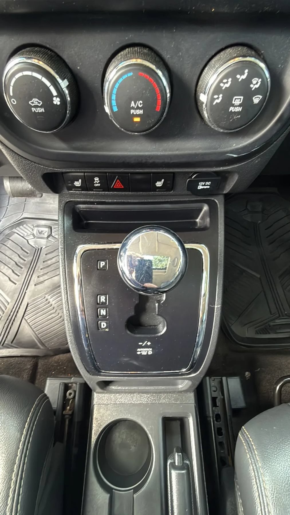 Used 2015 Jeep Patriot High Altitude AWD/4WD image 37