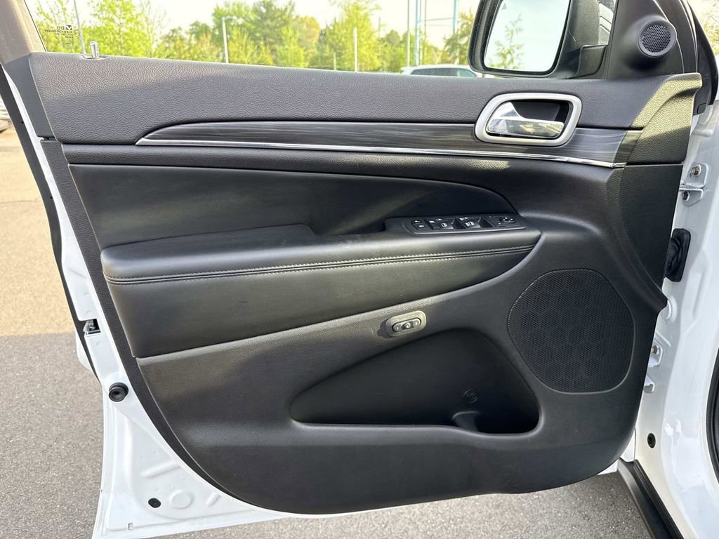 Used 2019 Jeep Grand Cherokee Limited w/ Luxury Group II AWD/4WD image 9