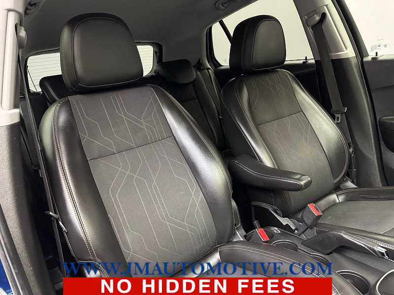 Used 2019 Chevrolet Trax LT w/ LT Convenience Package image 20