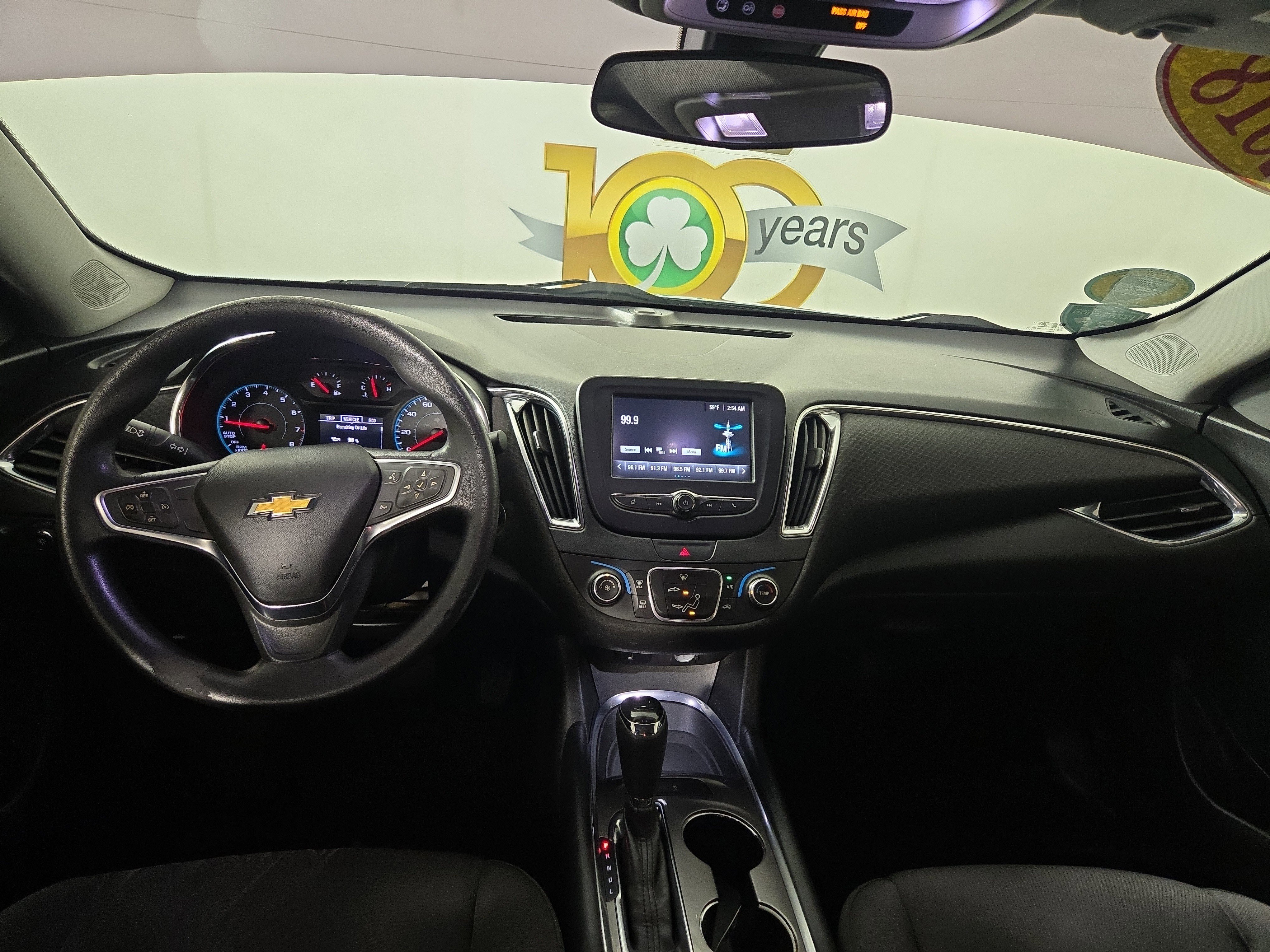 Used 2018 Chevrolet Malibu LT FWD image 12