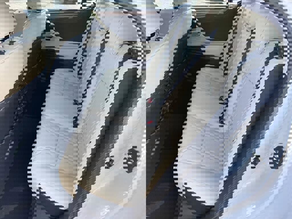 Used 2024 Lexus ES 350 Ultra Luxury w/ Accessory Package (Z1) image 10