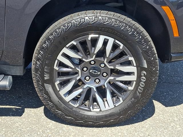 Used 2026 Chevrolet Tahoe Z71 w/ Comfort Package AWD/4WD image 32
