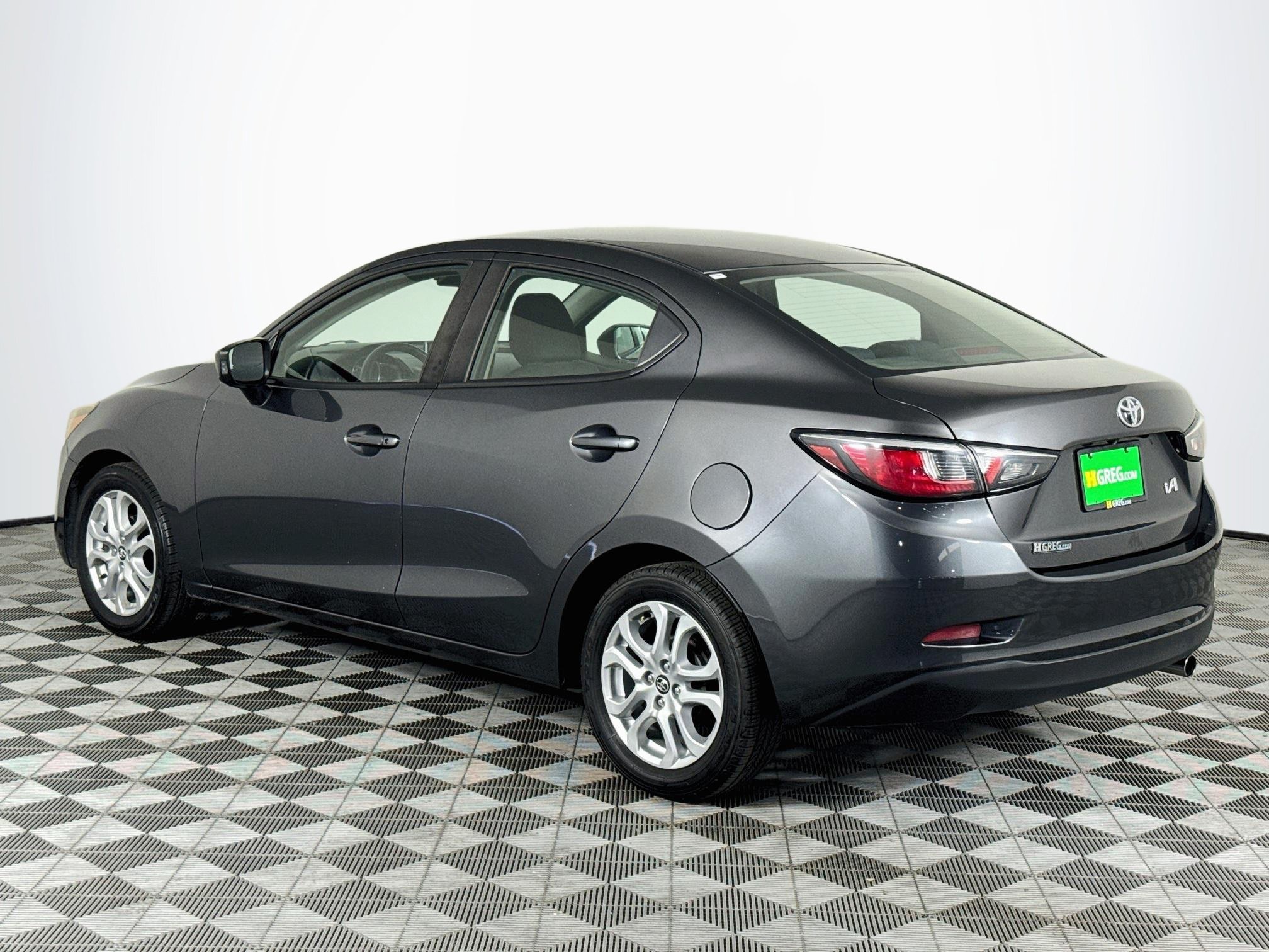 Used 2017 Toyota Yaris iA FWD image 6