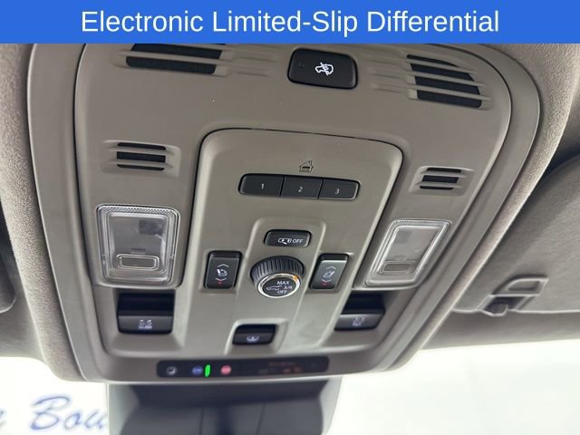 Used 2021 Cadillac Escalade Premium Luxury Platinum image 16