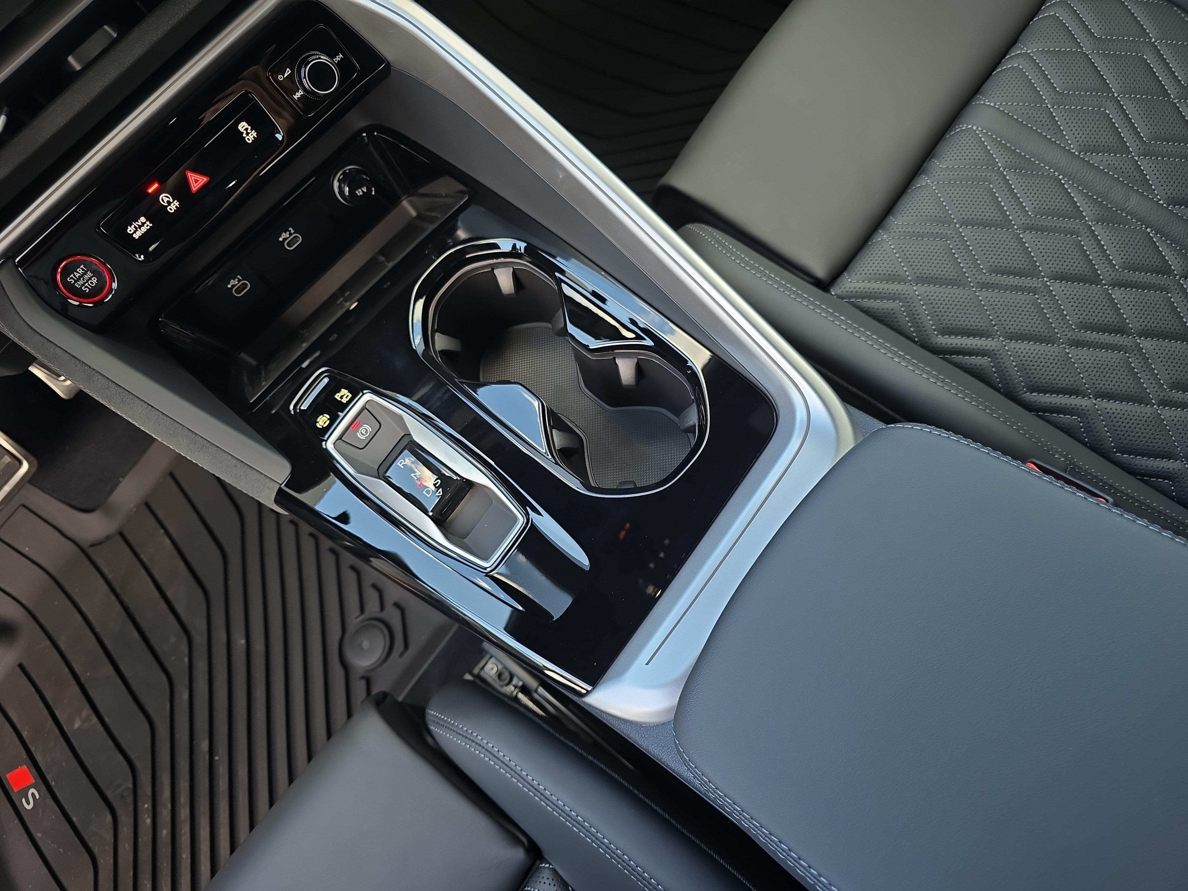 New 2026 Audi SQ5 Prestige AWD/4WD image 25