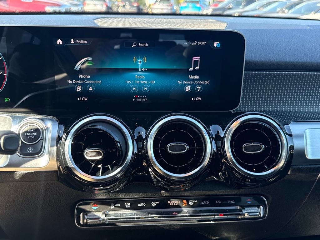 Used 2021 Mercedes-Benz GLB 250 4MATIC image 34