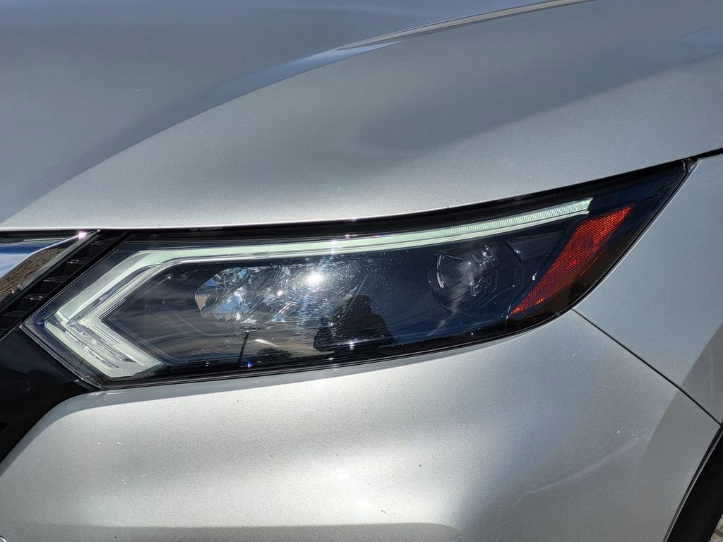 Used 2022 Nissan Rogue Sport SL w/ Premium Package image 8