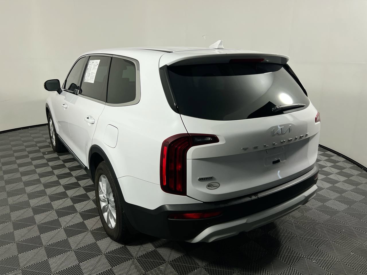 Used 2022 Kia Telluride LX AWD/4WD image 5
