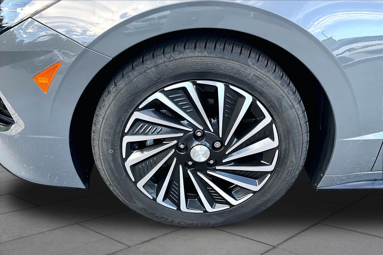 Used 2021 Hyundai Sonata Limited FWD image 11