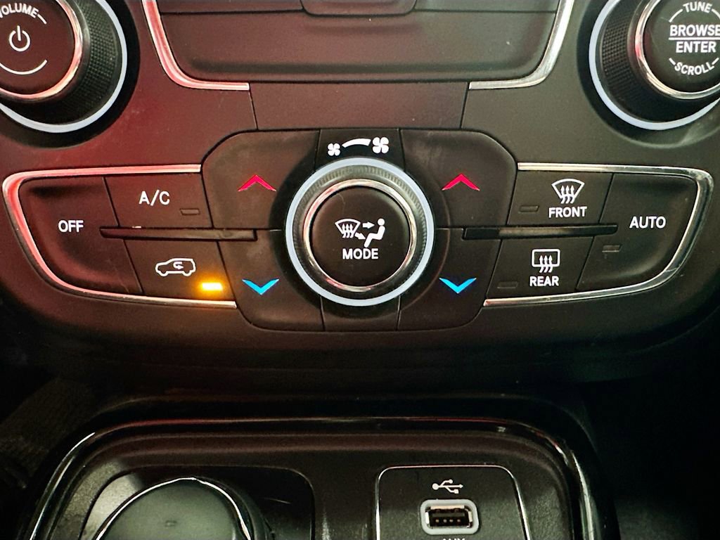 Used 2018 Jeep Compass Limited image 16