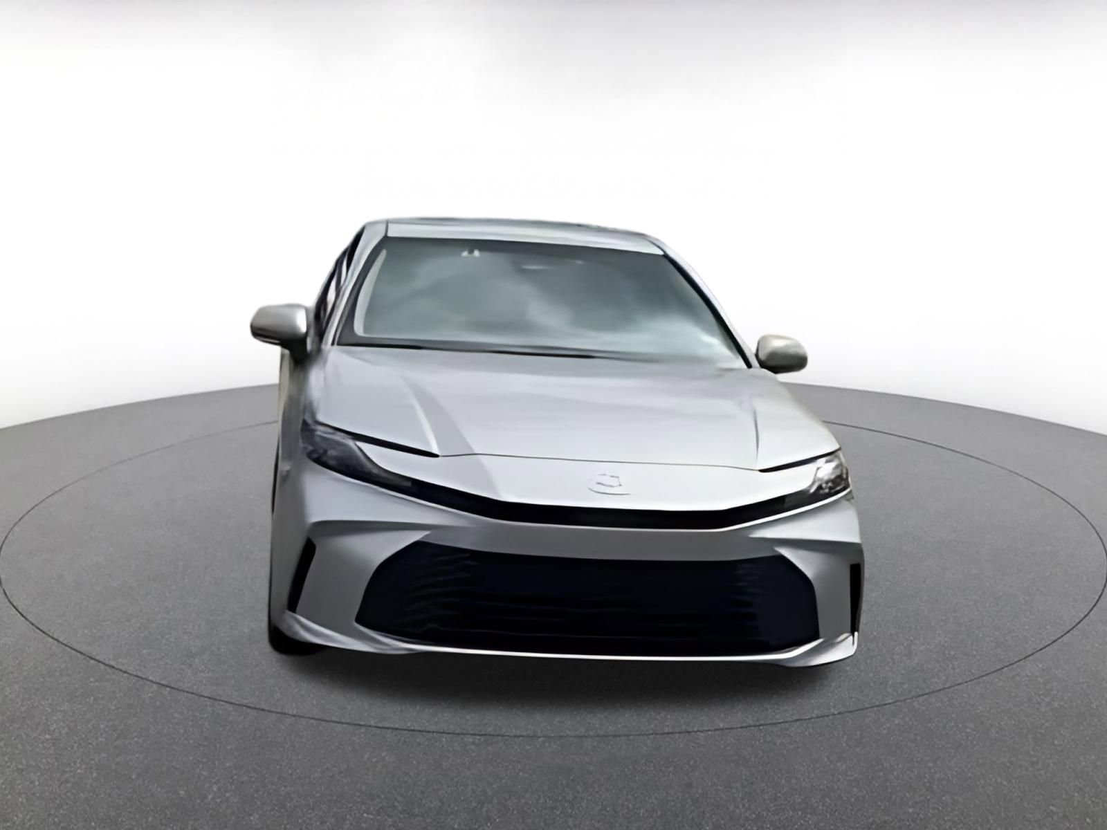 Used 2025 Toyota Camry LE image 12