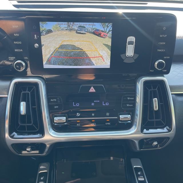 Used 2022 Kia Sorento SX image 18