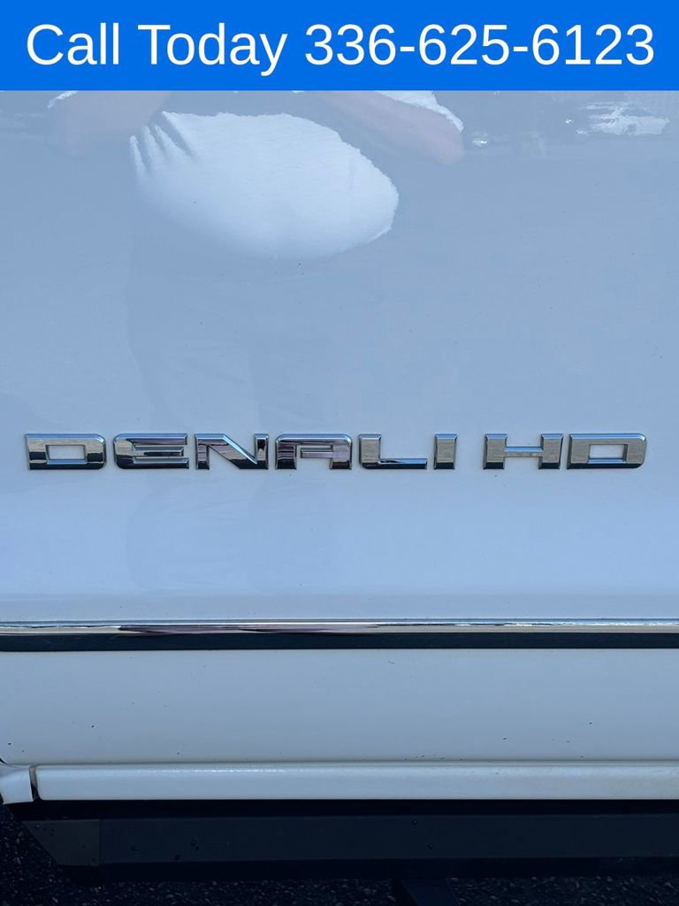 Used 2017 GMC Sierra 2500 Denali w/ Duramax Plus Package AWD/4WD image 11