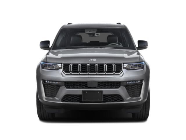 New 2027 Jeep Grand Cherokee Laredo RWD image 4