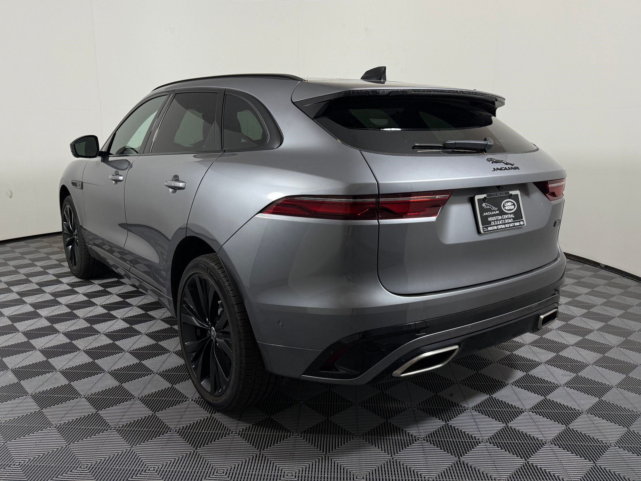 New 2026 Jaguar F-PACE R-Dynamic S AWD/4WD image 3