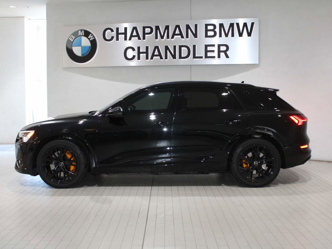 Used 2023 Audi e-tron Chronos AWD/4WD image 3