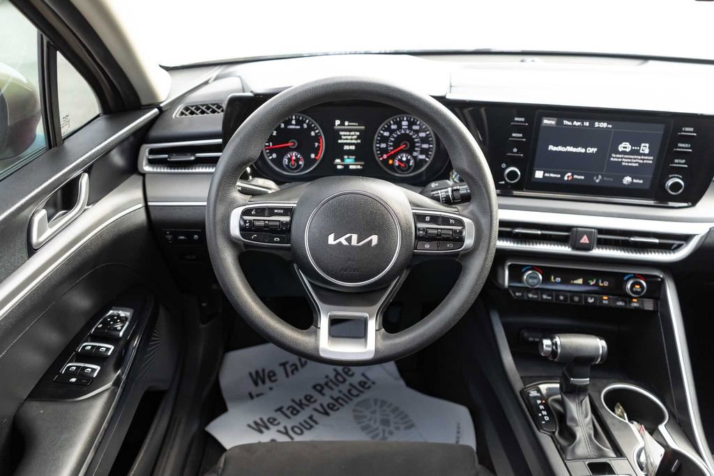 Used 2022 Kia K5 LXS FWD image 16