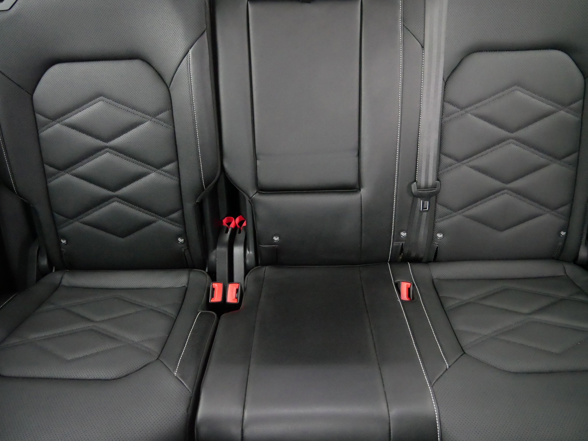 Certified 2025 Volkswagen Atlas SE image 13