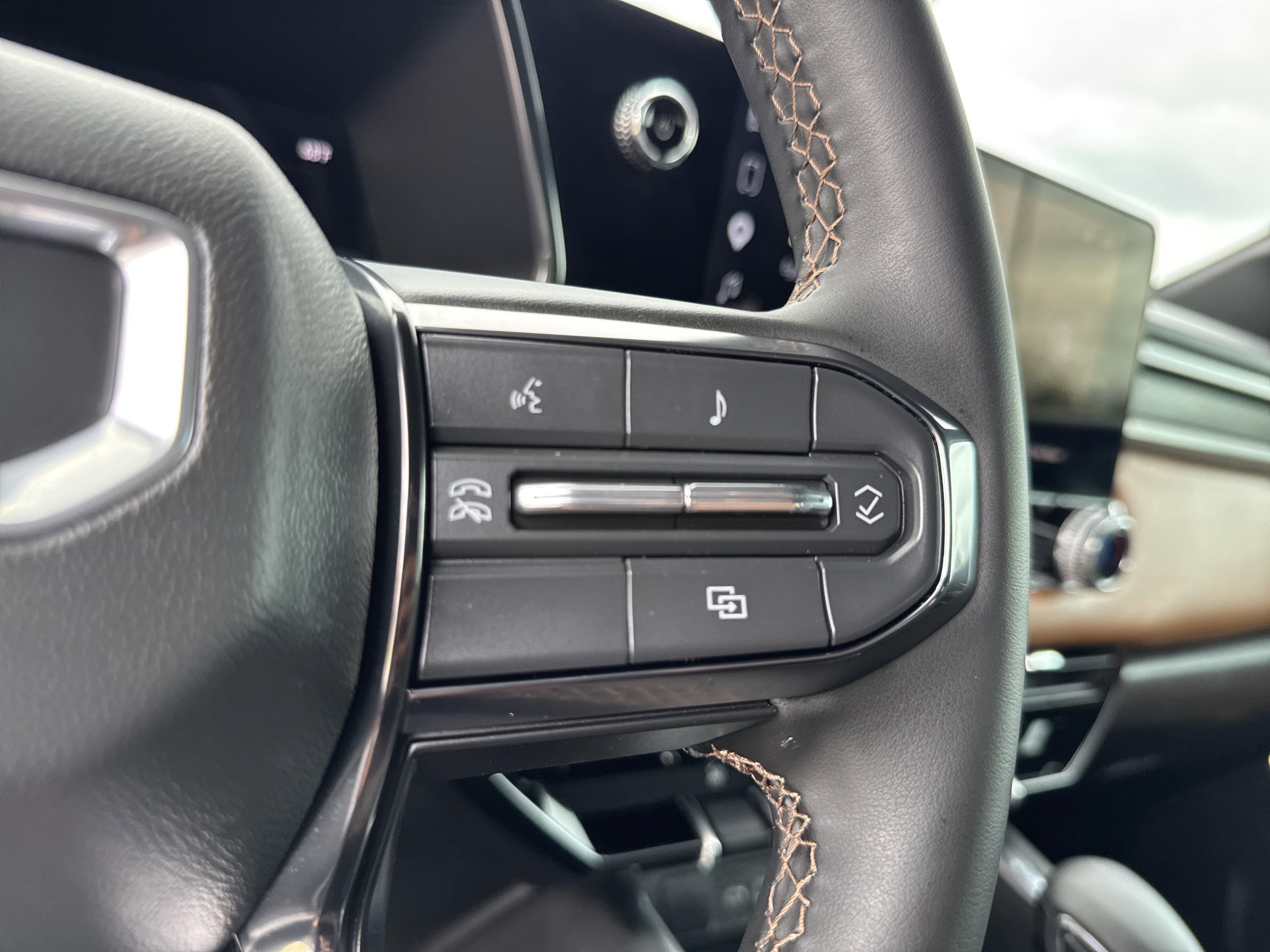 Used 2026 GMC Canyon AT4 image 19