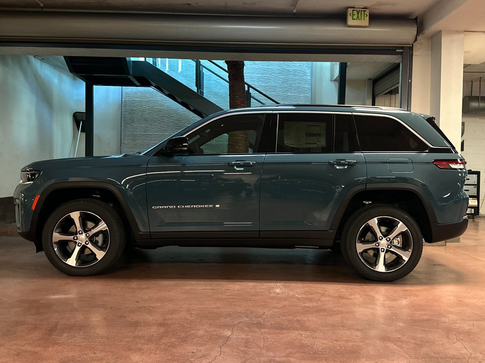 New 2026 Jeep Grand Cherokee Limited RWD image 2