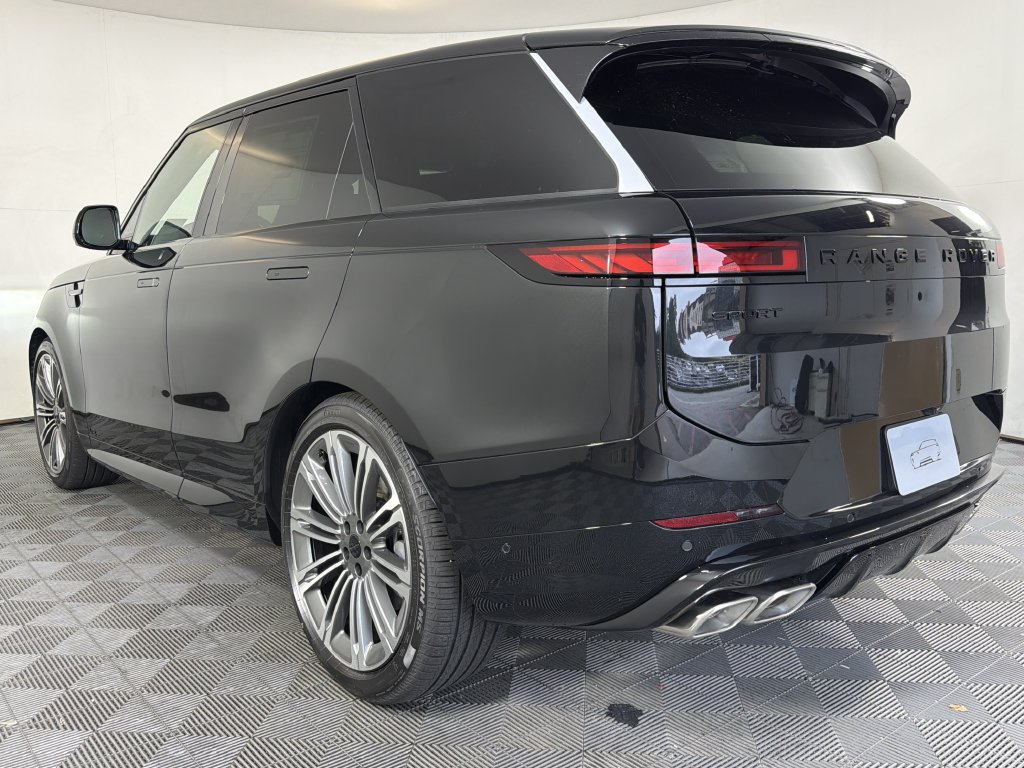 New 2027 Land Rover Range Rover Sport Dynamic SE AWD/4WD image 3