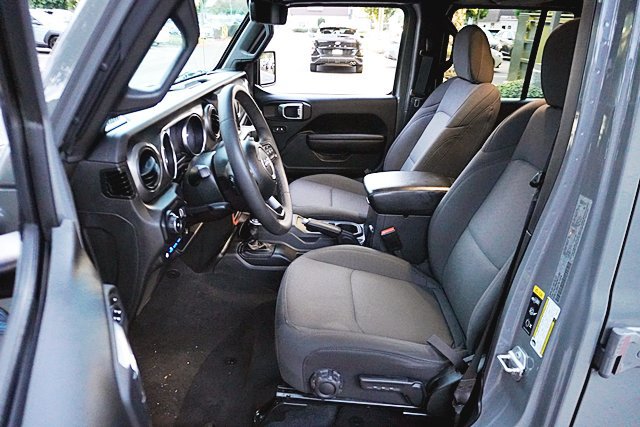 Used 2023 Jeep Wrangler Unlimited AWD/4WD image 22