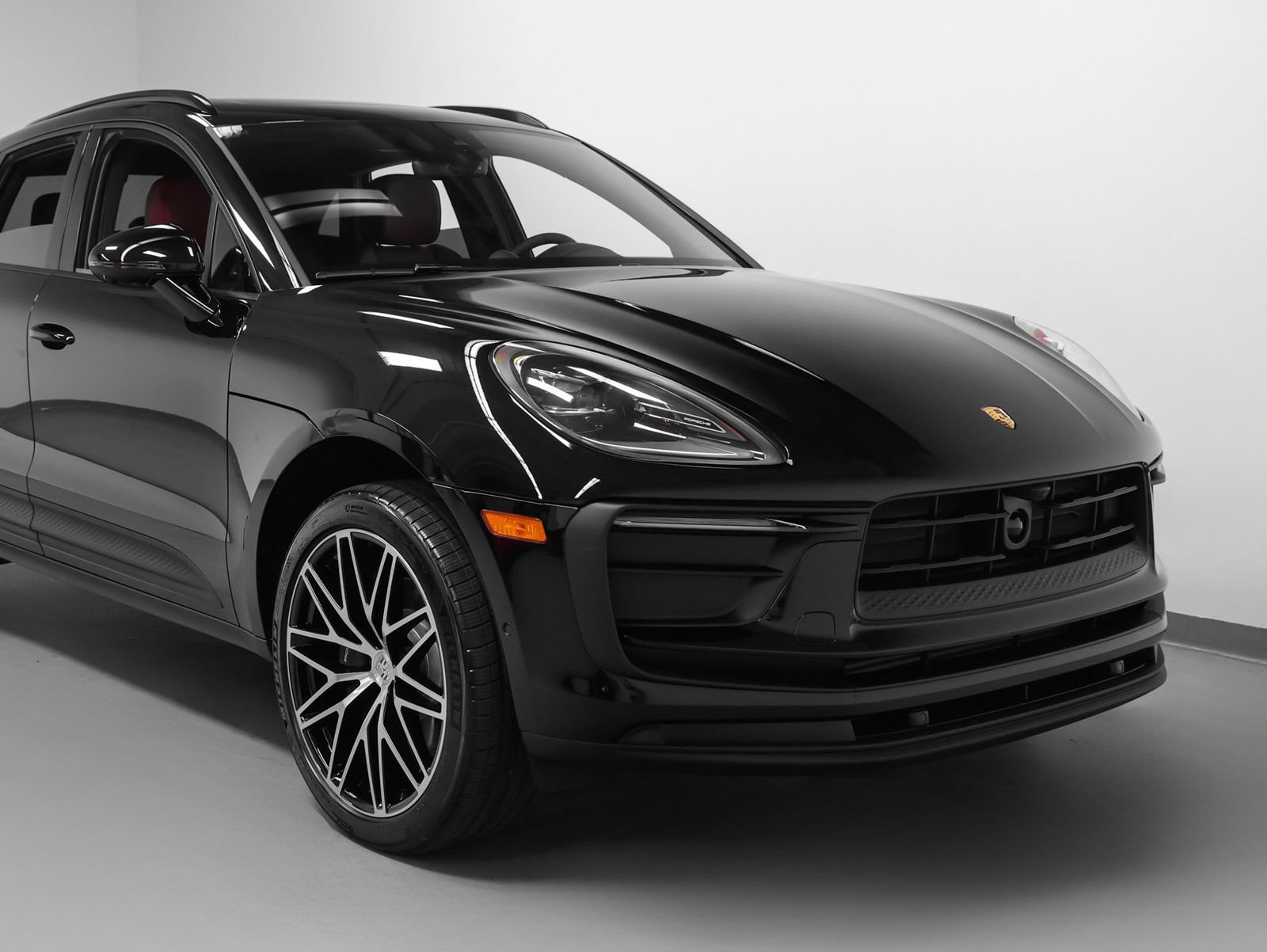 New 2026 Porsche Macan AWD/4WD image 9