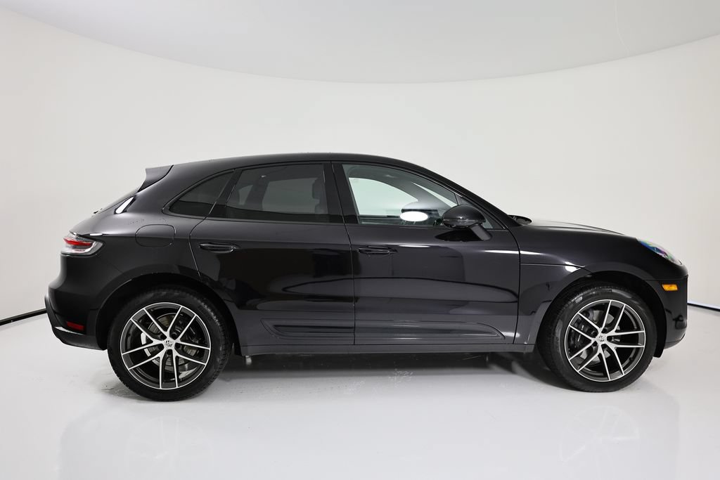 Certified 2026 Porsche Macan AWD/4WD image 8