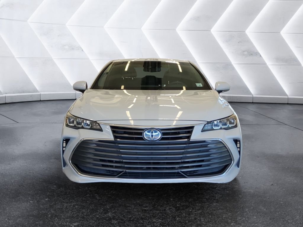Used 2022 Toyota Avalon XLE FWD image 2