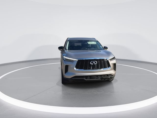 Used 2023 INFINITI QX60 Luxe w/ Cargo Package FWD image 3