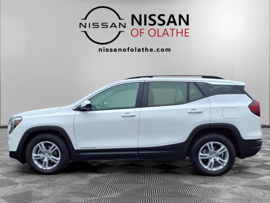 Used 2023 GMC Terrain SLE w/ Driver Convenience Package image 20