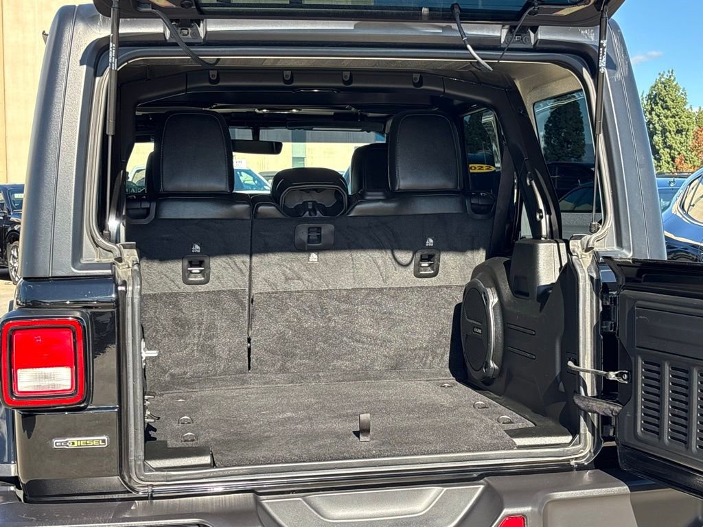 Used 2022 Jeep Wrangler Unlimited Sahara w/ Cold Weather Group image 24