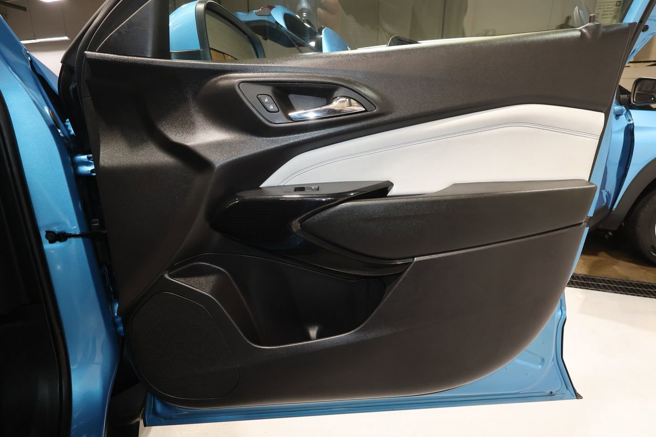 Certified 2025 Chevrolet Trax LT image 18