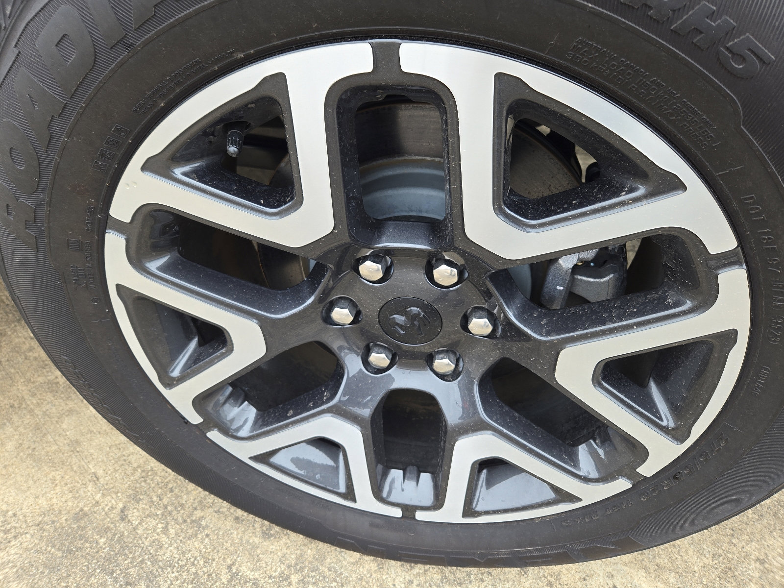 New 2025 RAM 1500 Laramie image 8