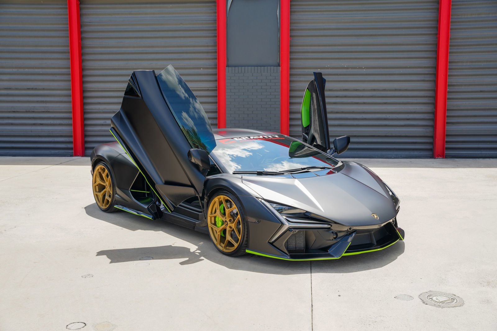 Used 2024 Lamborghini Revuelto AWD/4WD image 40