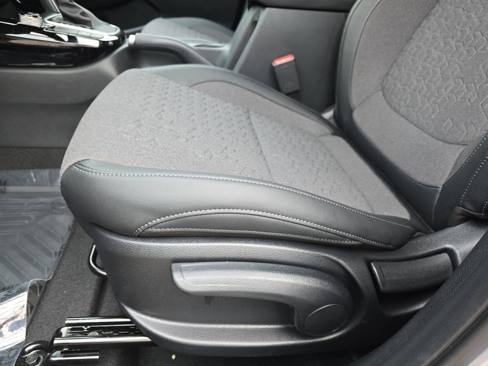 New 2026 Kia Seltos S FWD image 31