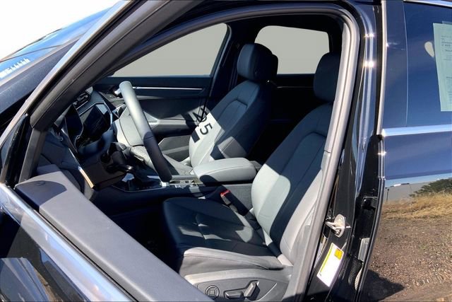 Certified 2025 Audi Q3 2.0T Premium w/ Convenience Package image 17