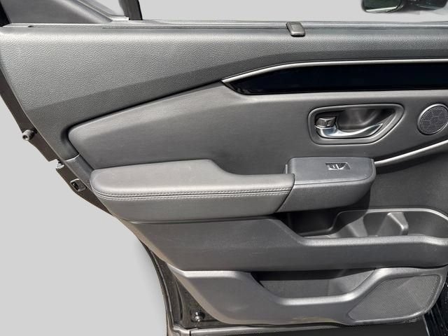 Certified 2023 Honda Pilot Touring image 17