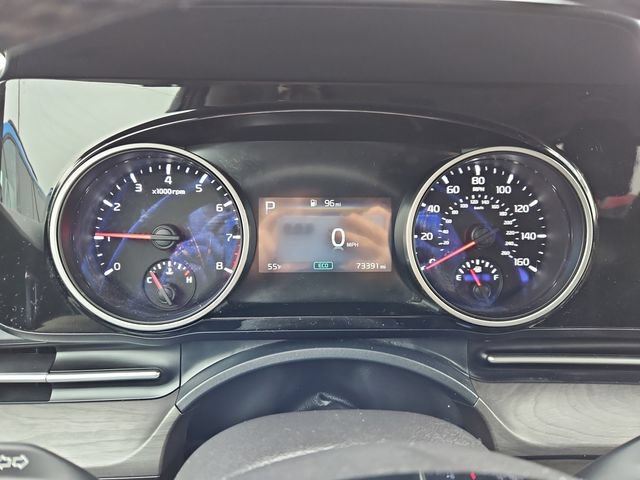 Used 2023 Kia Carnival EX FWD image 14