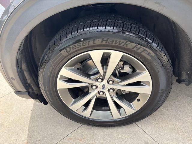 Used 2020 Ford Explorer Platinum w/ Premium Technology Package AWD/4WD image 39