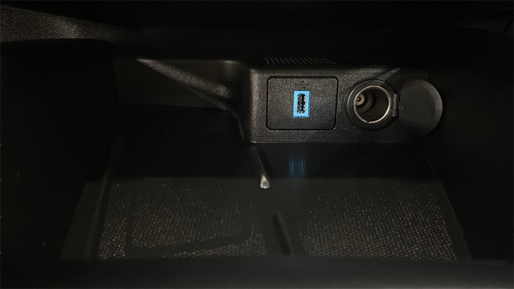 Used 2020 Ford Escape SE Sport image 21