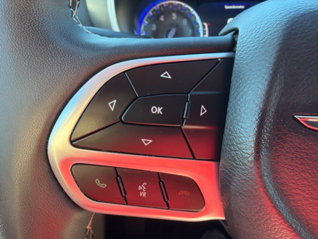 Used 2024 Chrysler Pacifica Touring-L FWD image 15