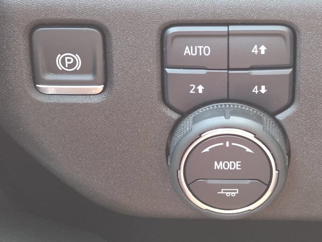 Used 2025 Chevrolet Silverado 2500 High Country w/ High Country Premium Package AWD/4WD image 30